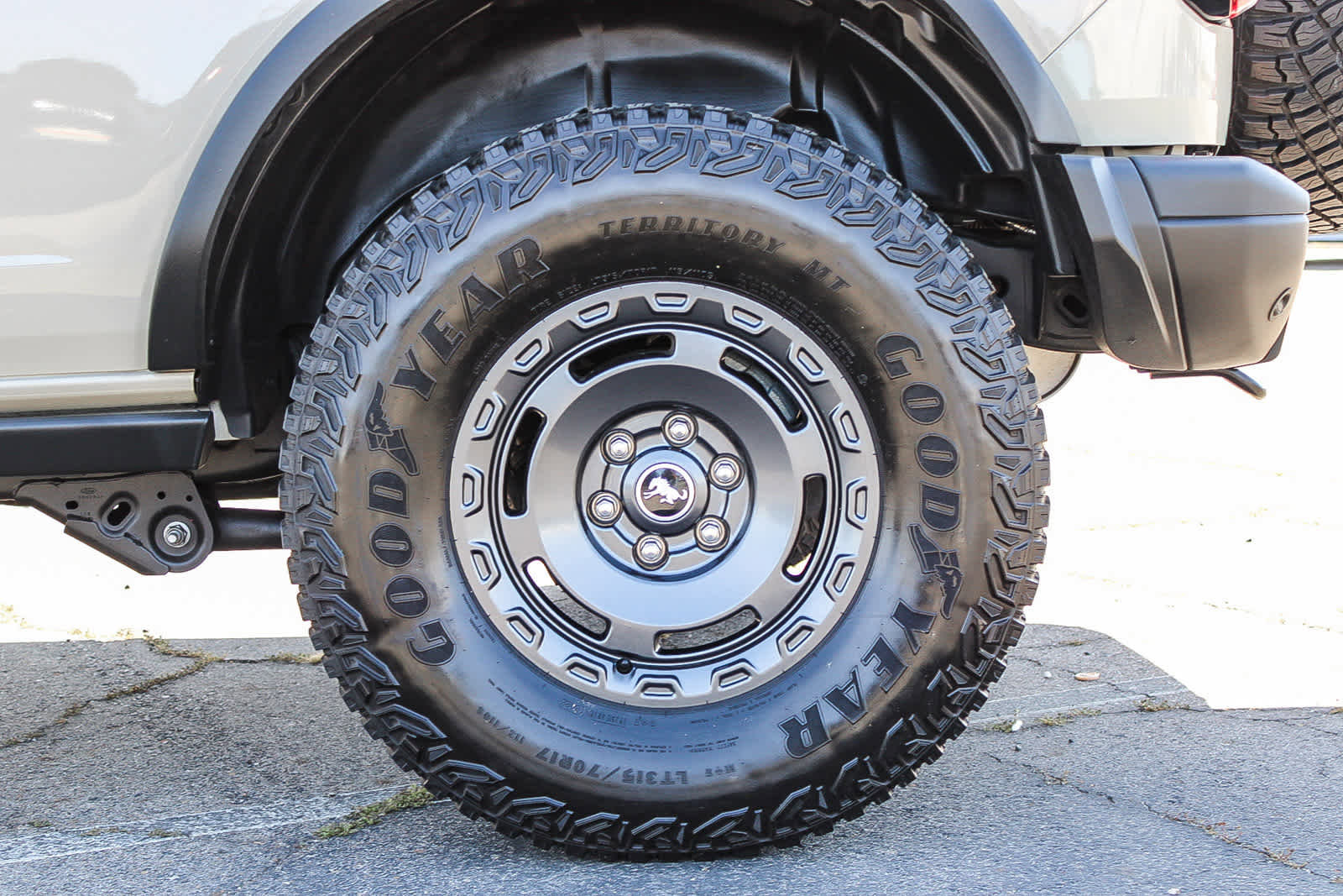 Used 2022 Ford Bronco Everglades image 8