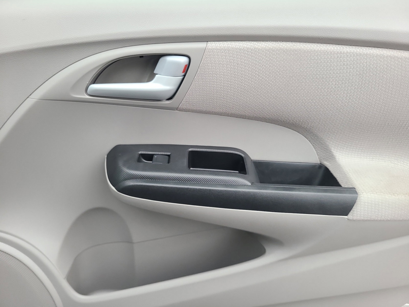 Used 2013 Honda Insight LX image 21