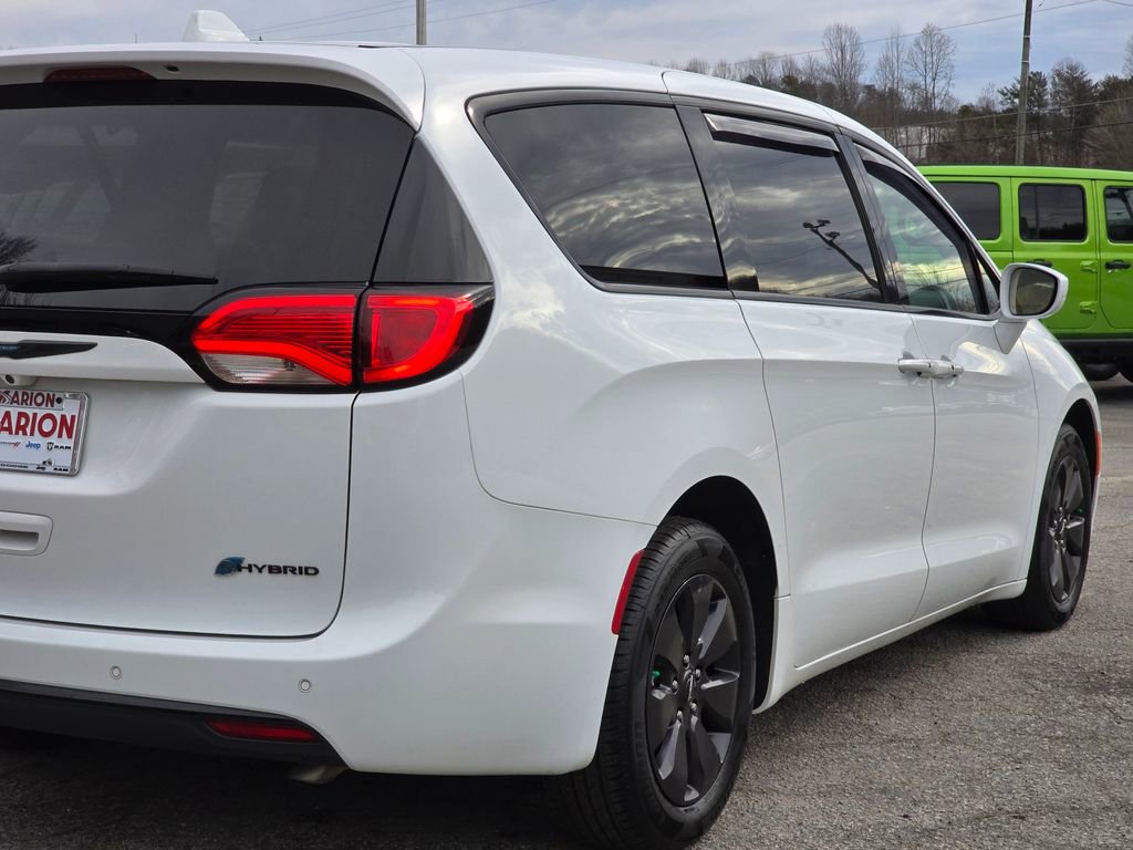 Used 2020 Chrysler Pacifica Touring w/ S Appearance Package image 50