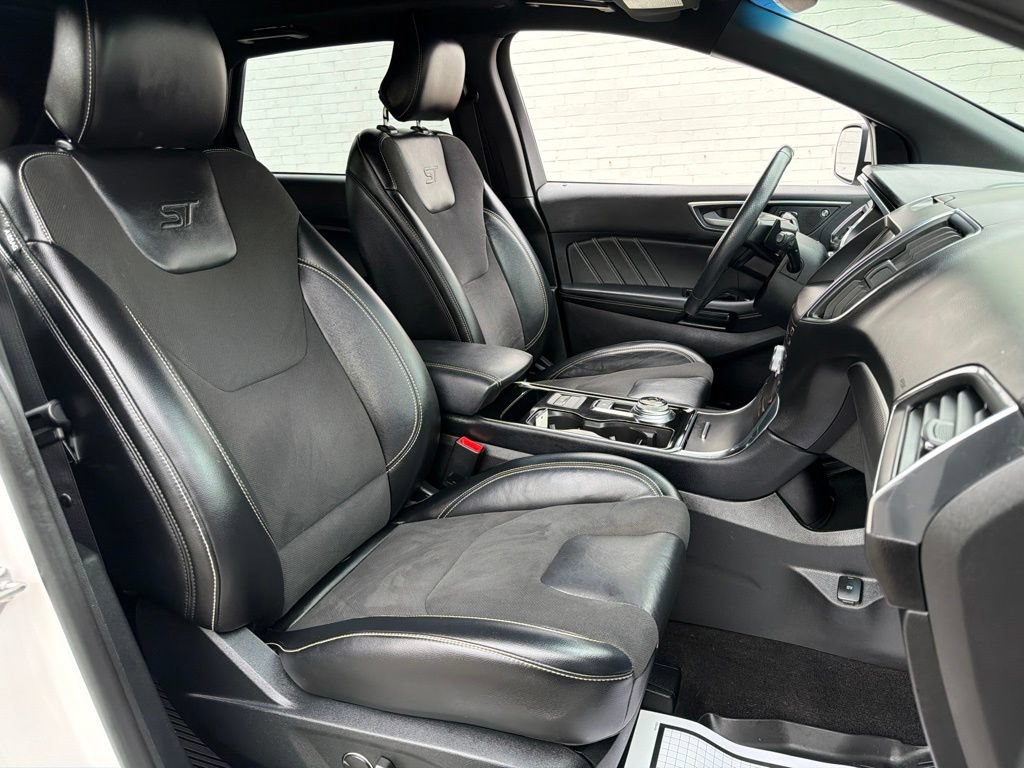 Used 2019 Ford Edge ST AWD/4WD image 13