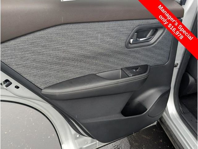 Used 2021 Nissan Rogue SV image 10