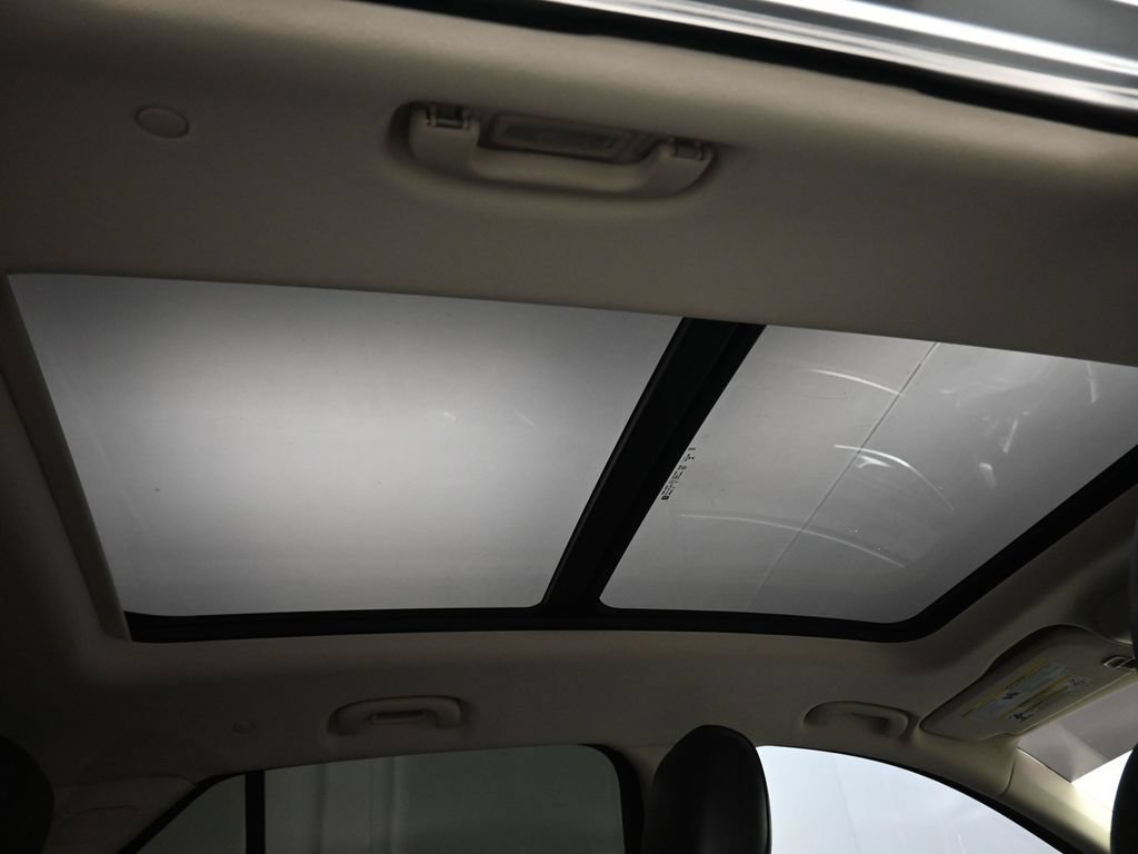 Used 2021 Buick Envision Essence AWD/4WD image 38