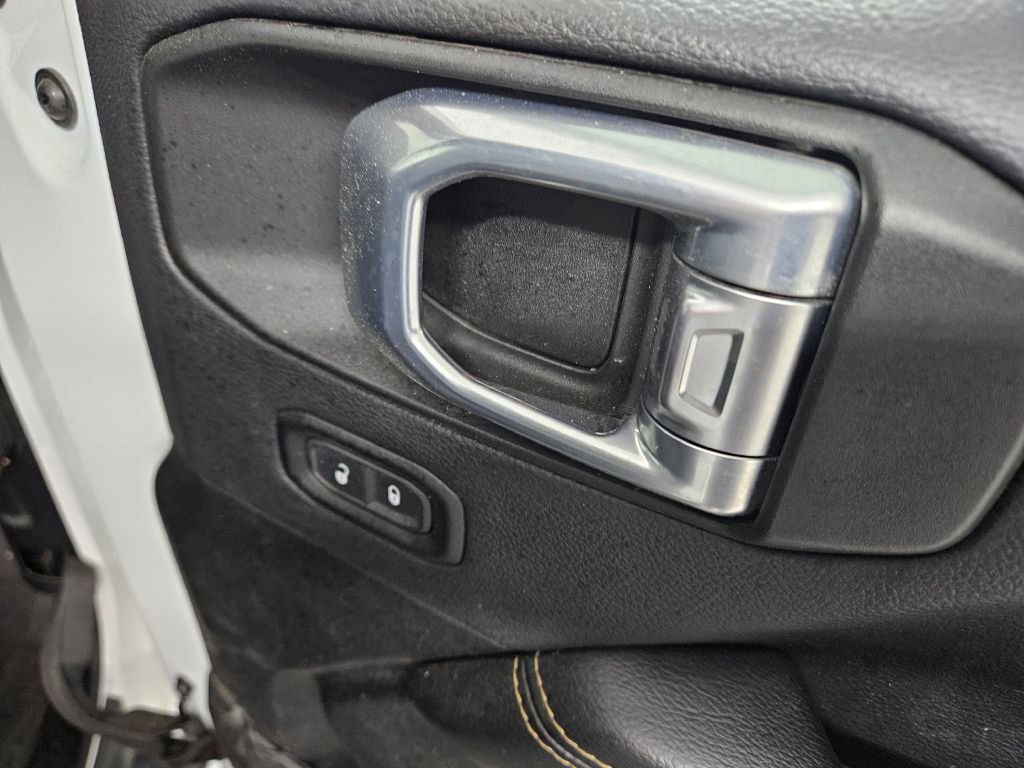 Used 2021 Jeep Gladiator Overland image 11