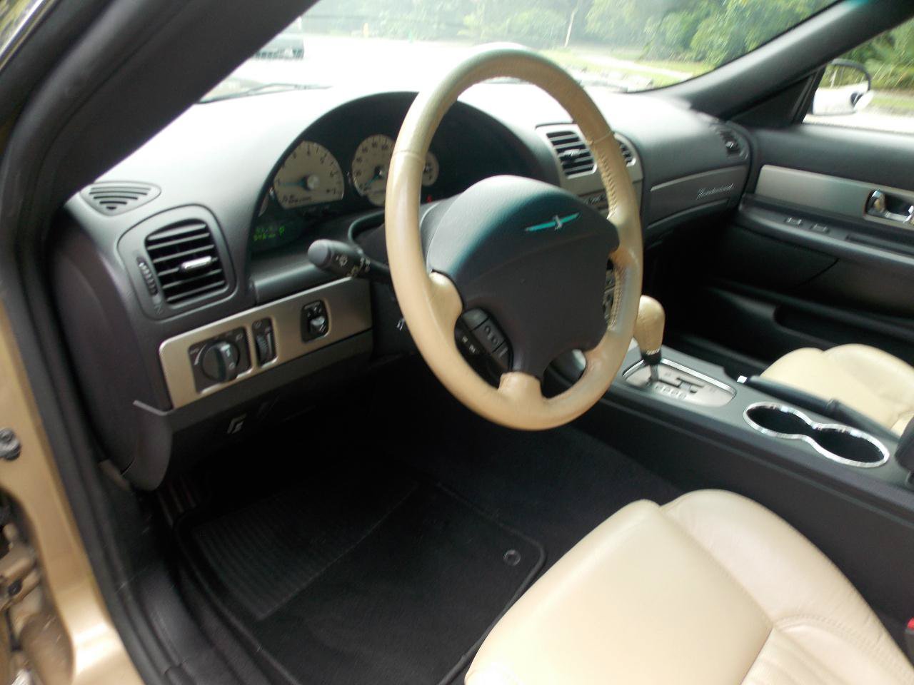 Used 2005 Ford Thunderbird RWD image 10