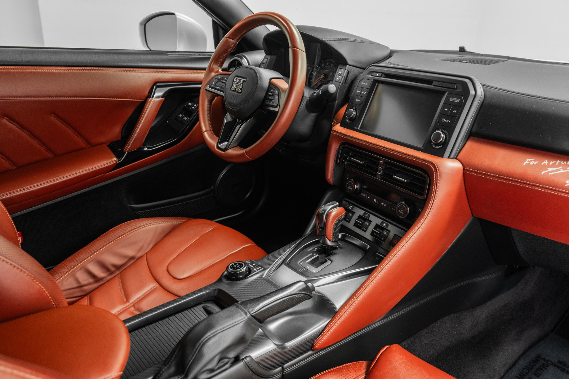Used 2021 Nissan GT-R Premium AWD/4WD image 27
