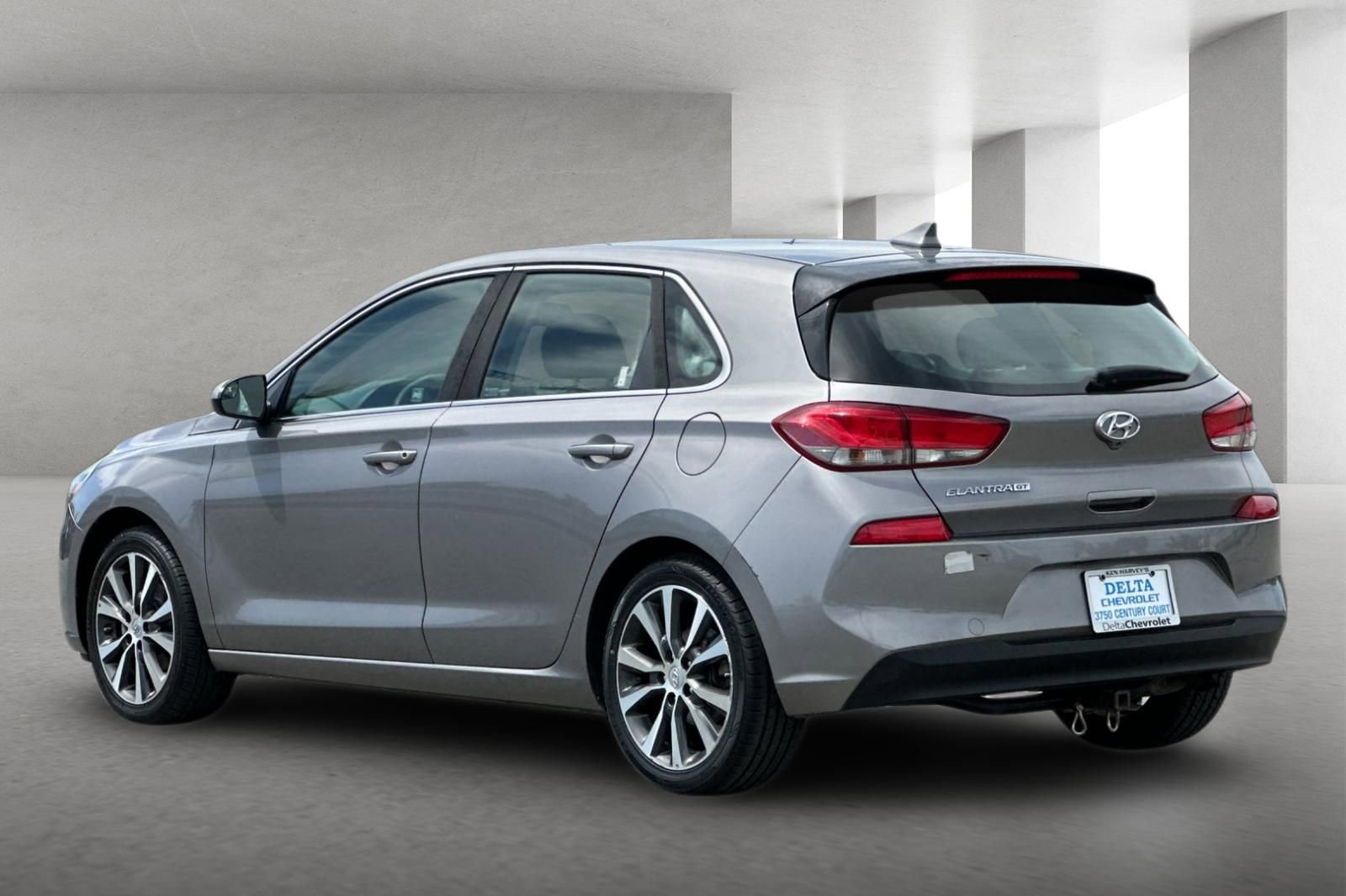 Used 2020 Hyundai Elantra GT FWD image 6