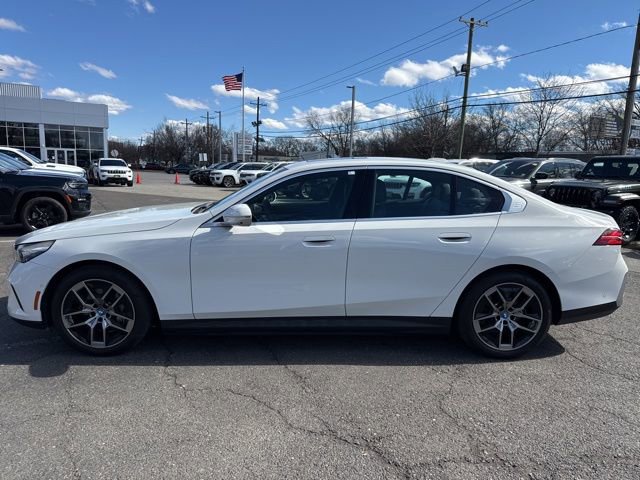 Used 2024 BMW i5 eDrive40i w/ M Sport Package RWD image 17