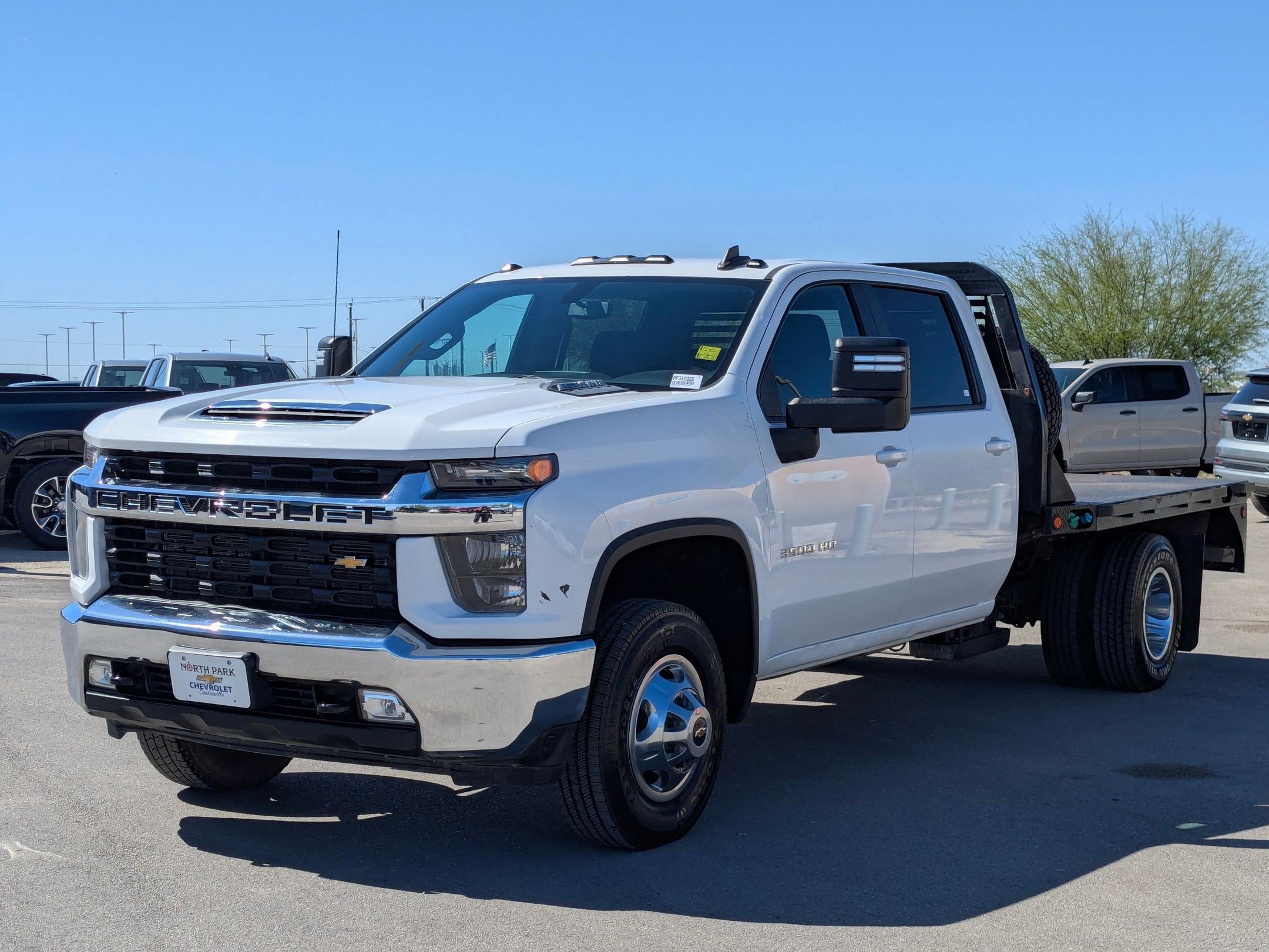 Used 2022 Chevrolet Silverado 3500 LT w/ Convenience Package image 3