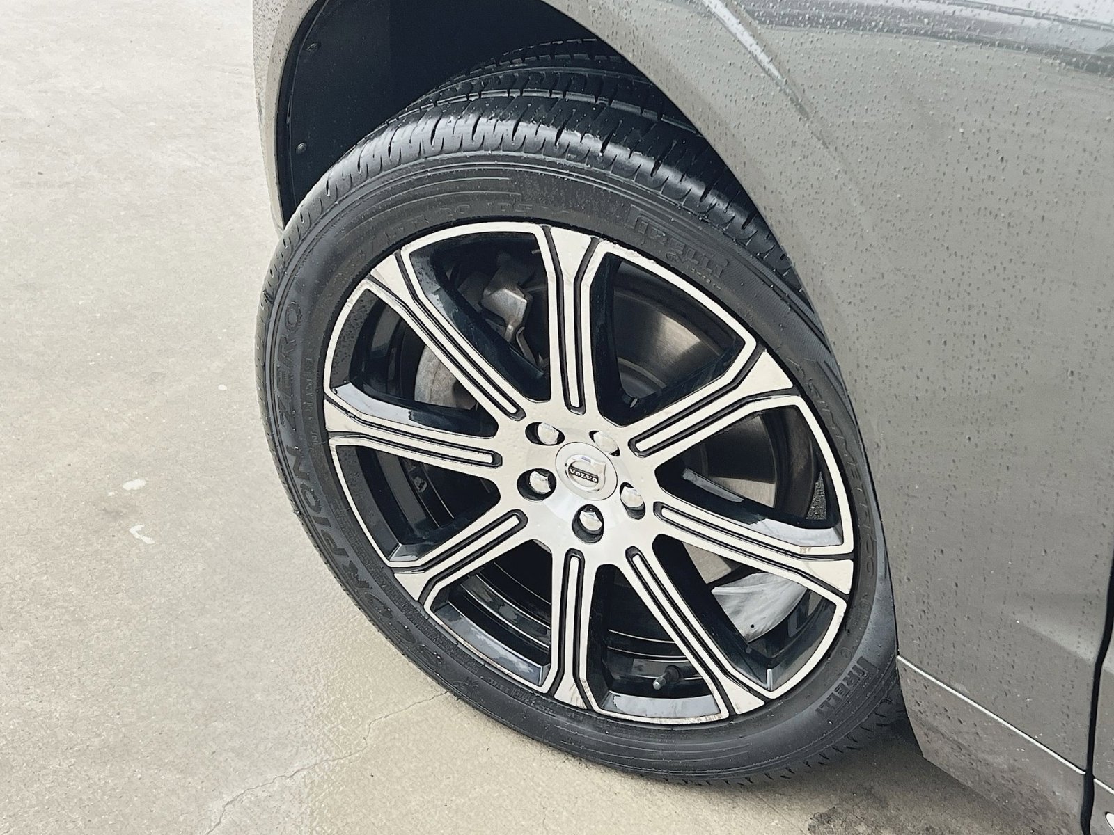 Used 2018 Volvo XC60 T6 Inscription w/ Luxury Seat Package image 12