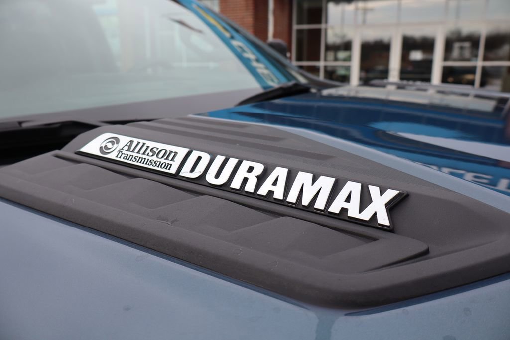 Used 2024 Chevrolet Silverado 2500 Custom w/ Custom Value Package image 5