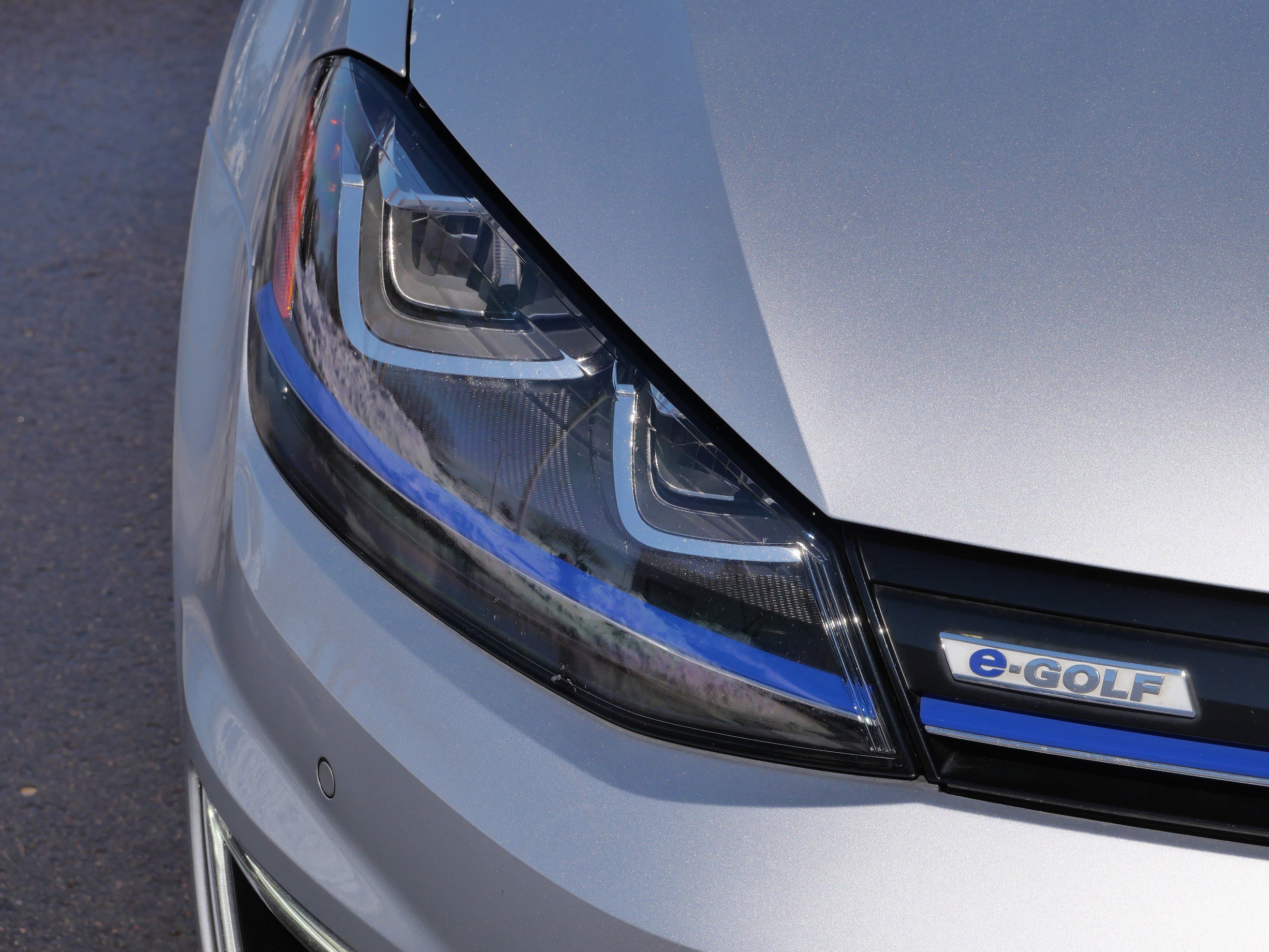 Used 2015 Volkswagen e-Golf SEL Premium image 16