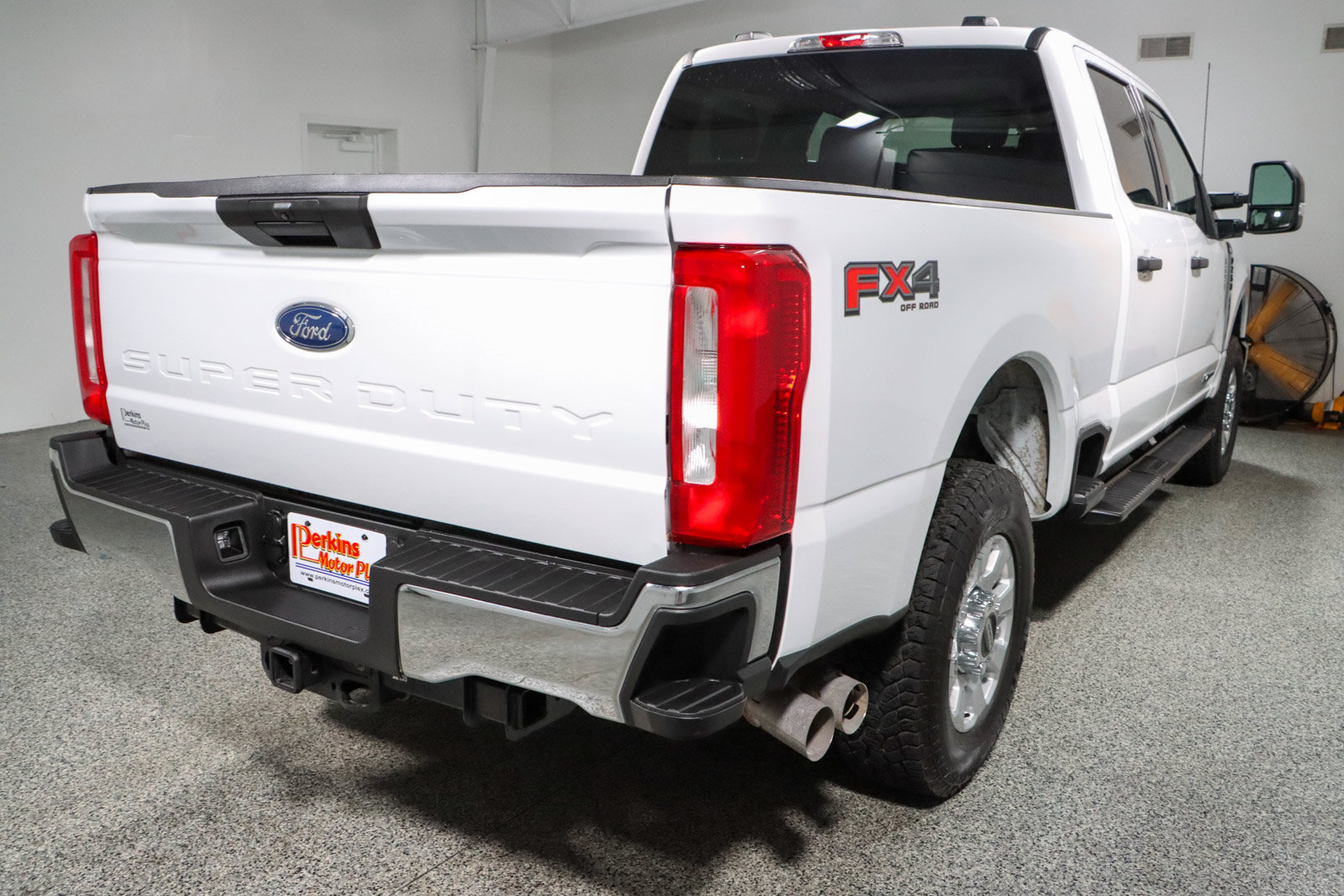 Used 2024 Ford F250 XLT w/ FX4 Off-Road Package AWD/4WD image 7