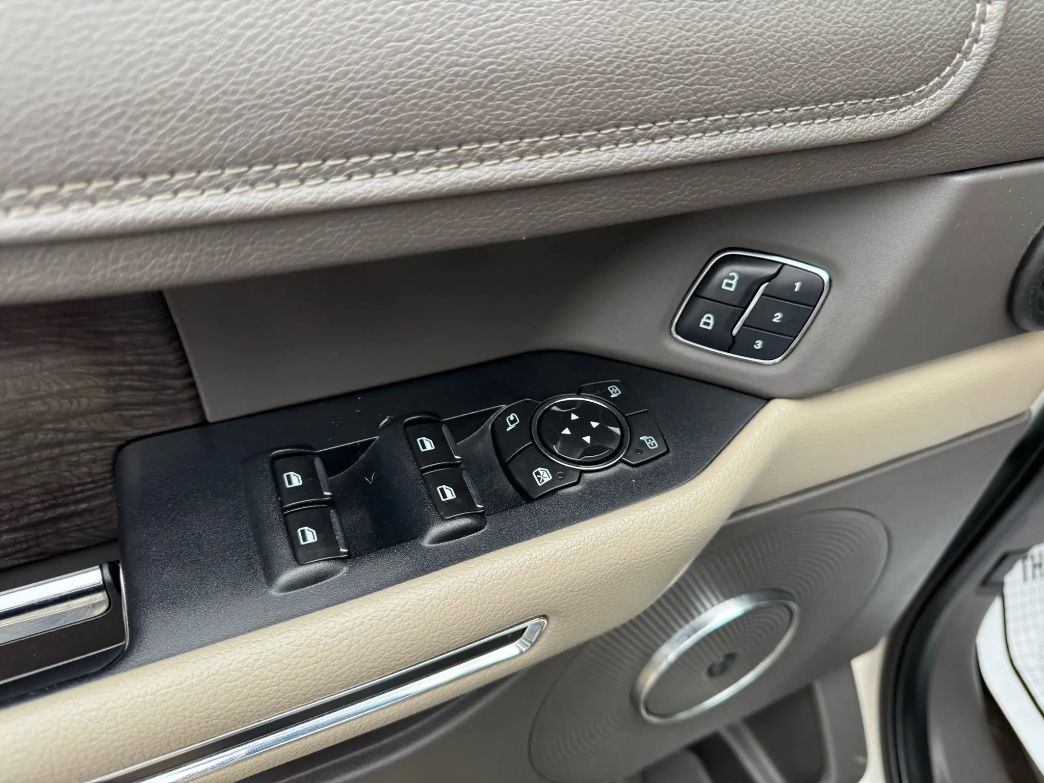 Used 2018 Ford Expedition Limited w/ Equipment Group 301A image 22