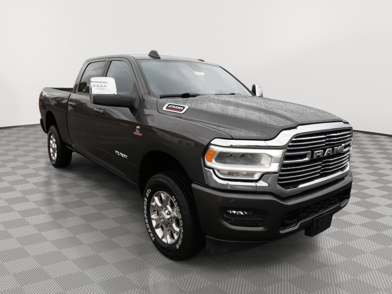 Used 2024 RAM 2500 Laramie AWD/4WD image 3