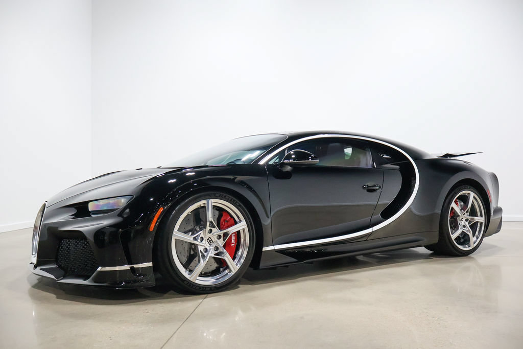 Used 2022 Bugatti Chiron Super Sport AWD/4WD image 15