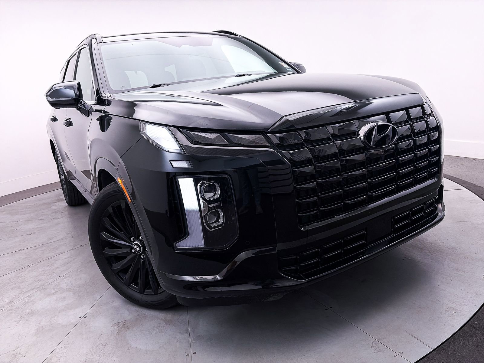 Used 2024 Hyundai Palisade Calligraphy image 11