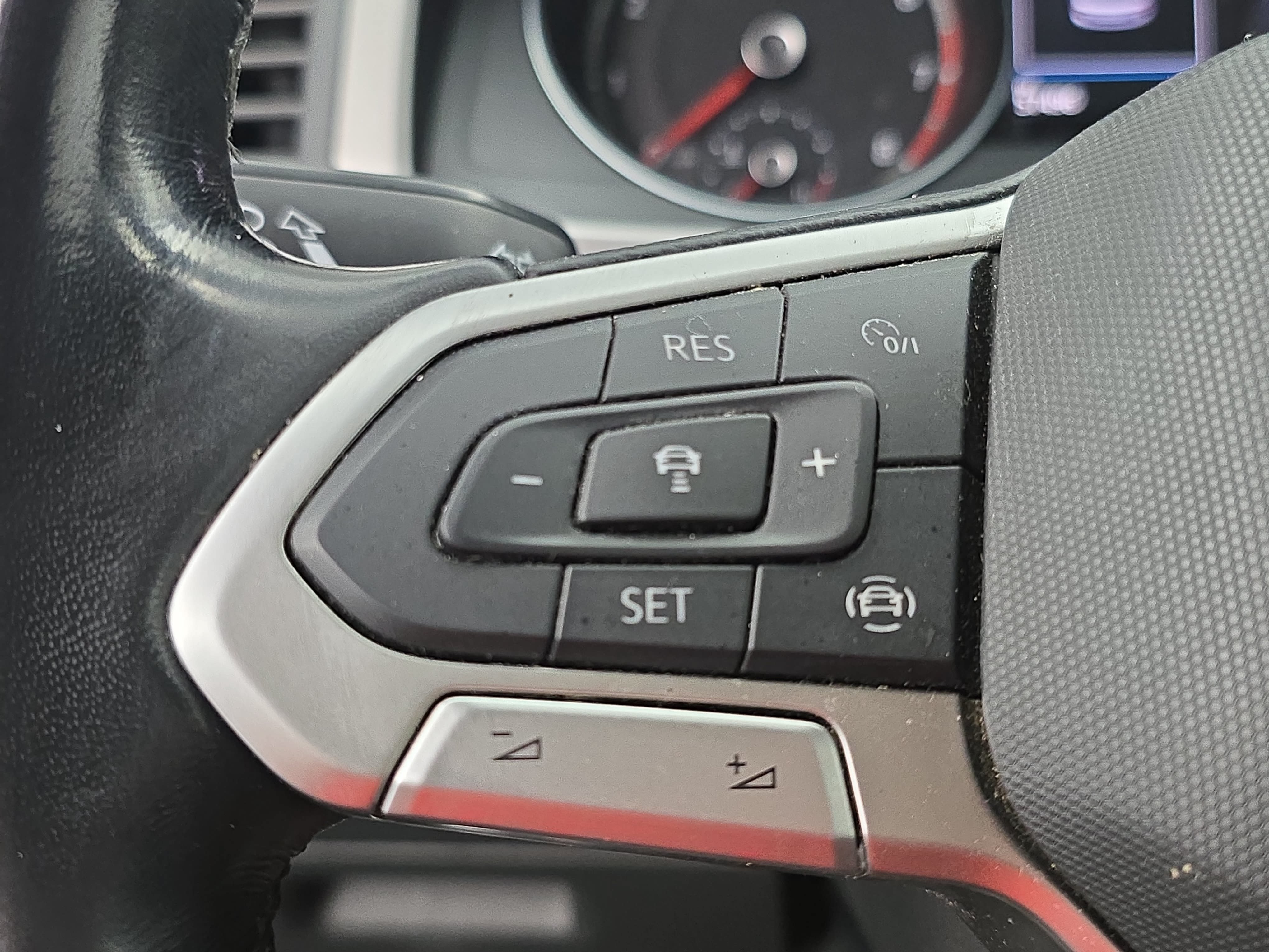 Used 2021 Volkswagen Atlas SE w/ Panoramic Sunroof Package AWD/4WD image 17