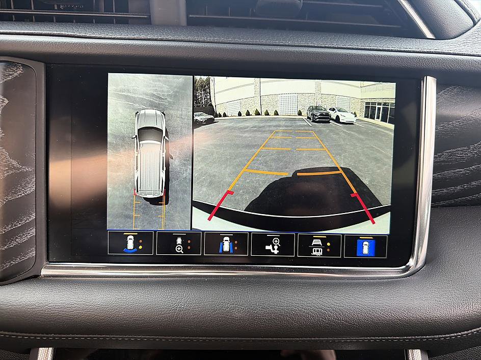 Used 2023 GMC Yukon Denali AWD/4WD image 15