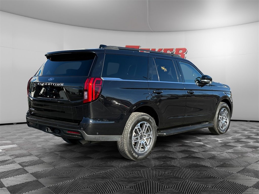 Used 2025 Ford Expedition Active image 5