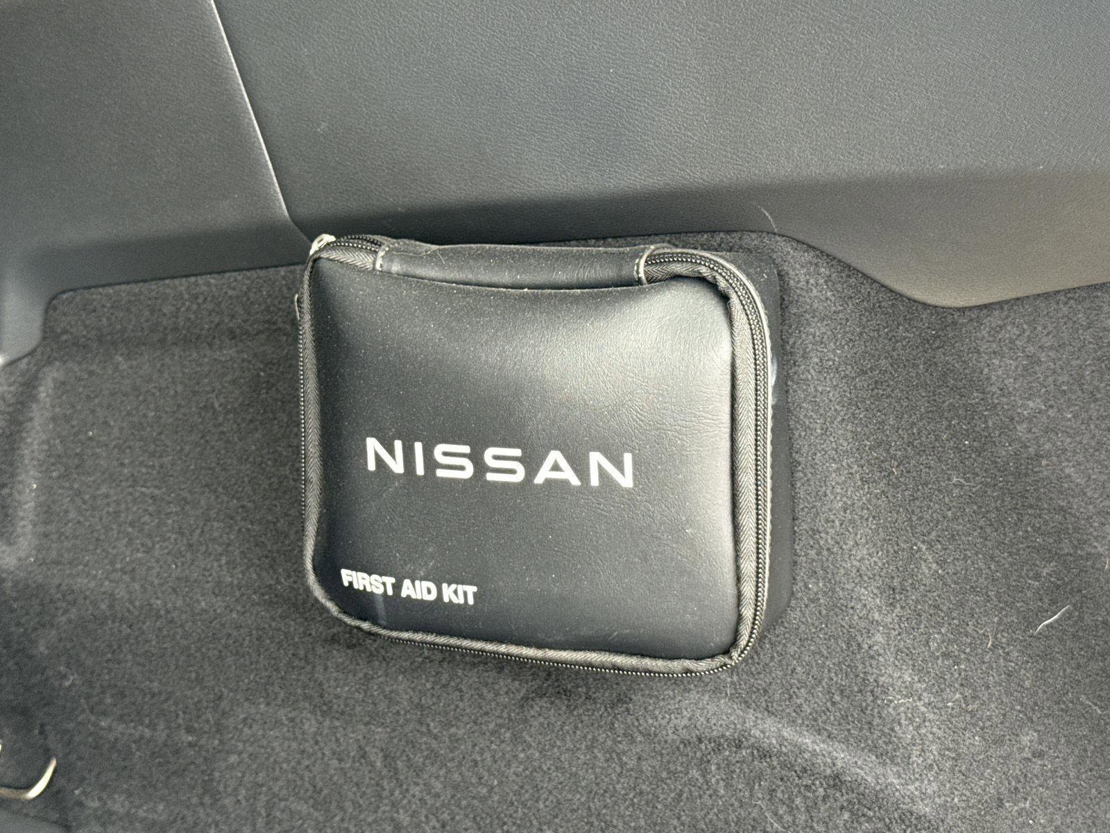 Used 2023 Nissan Rogue SV AWD/4WD image 16