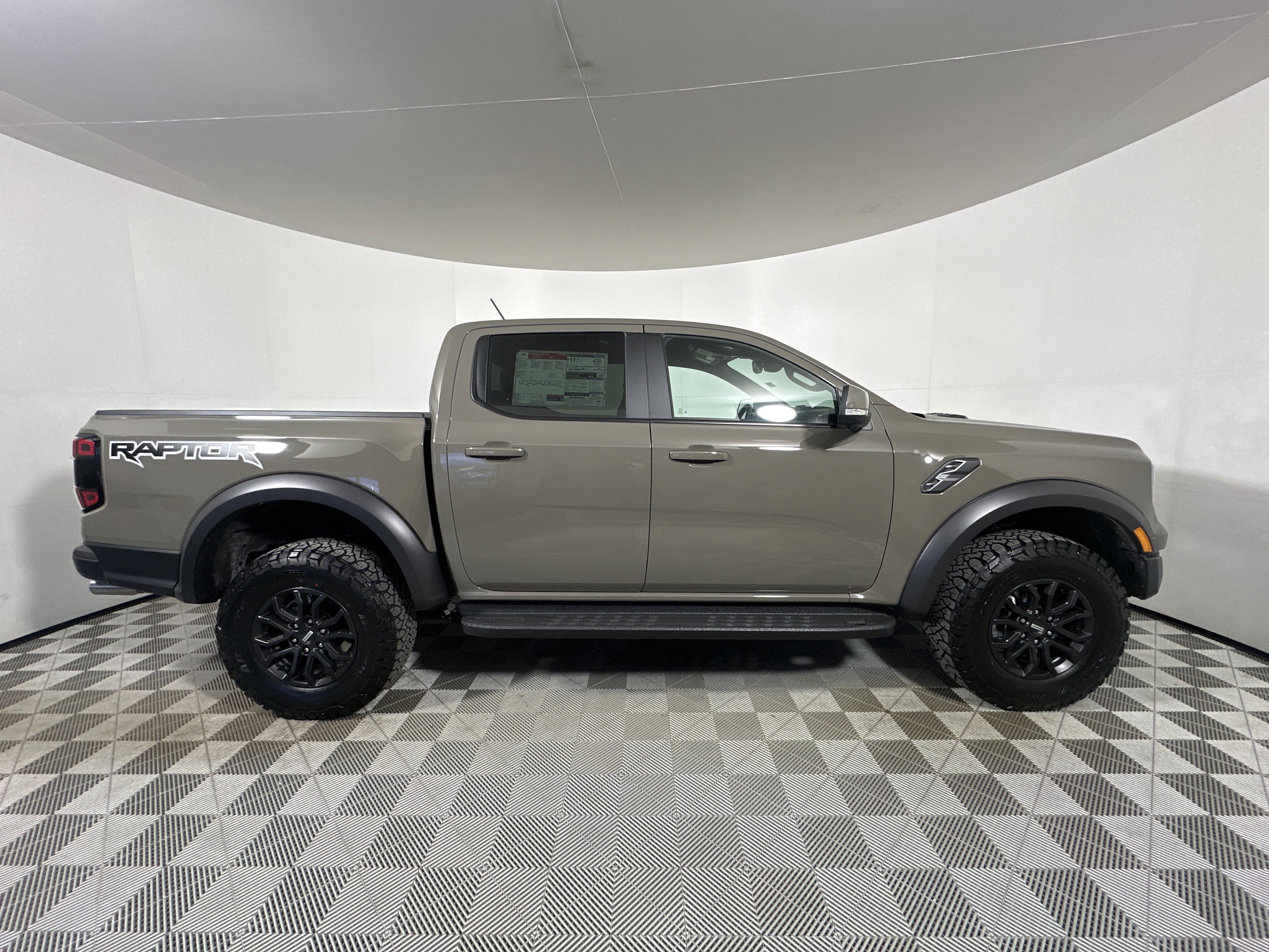 Used 2025 Ford Ranger Raptor image 8