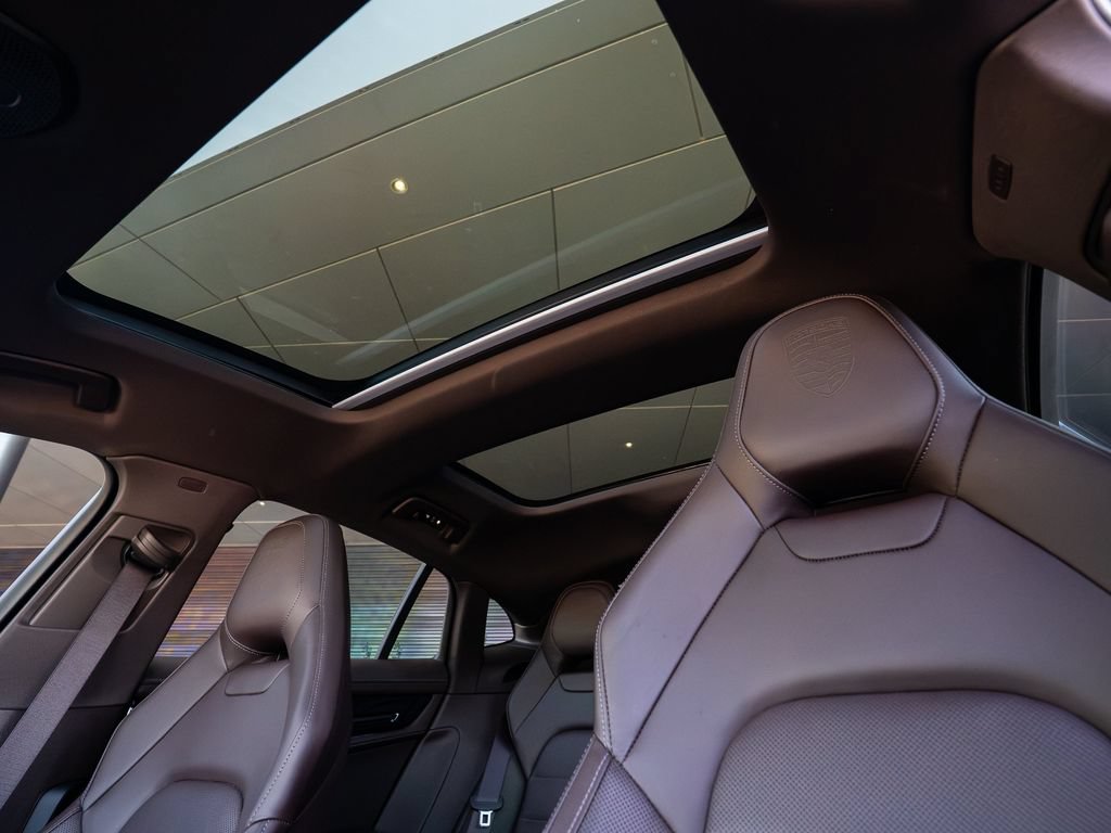 Certified 2024 Porsche Panamera image 30