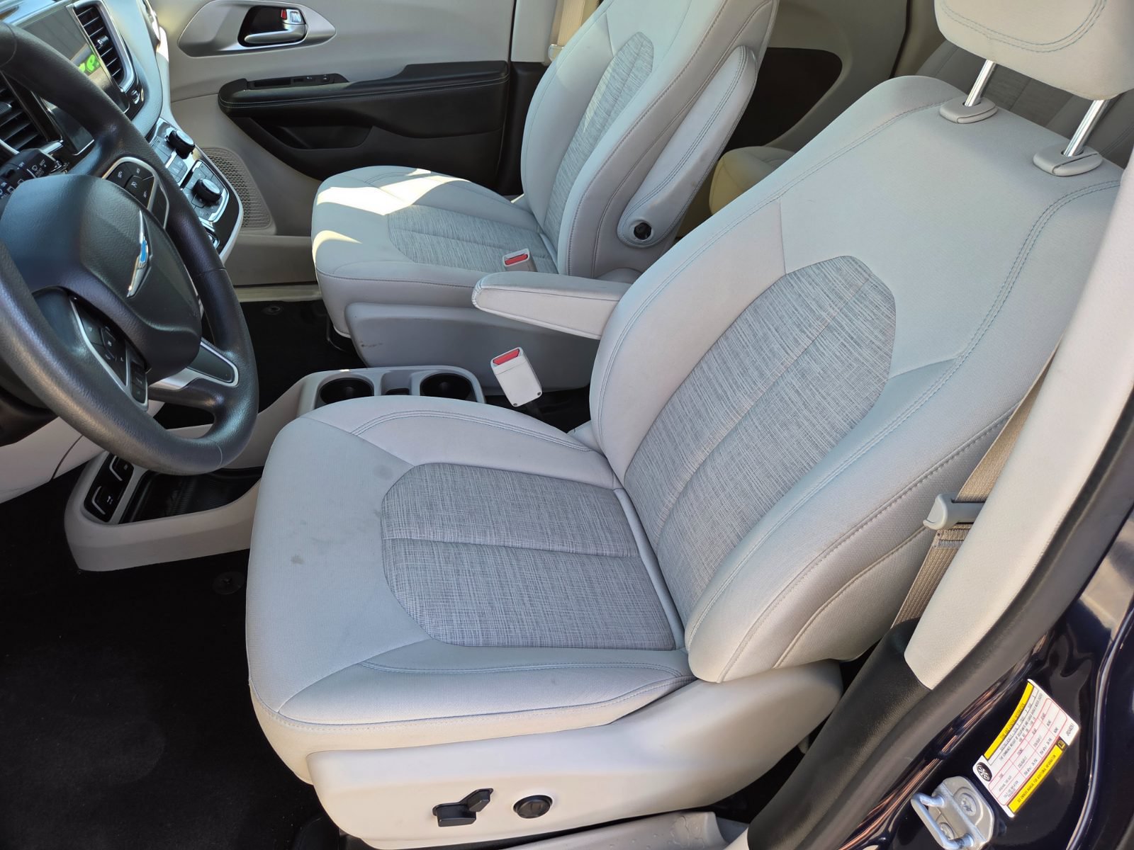 Used 2018 Chrysler Pacifica Touring Plus FWD image 7