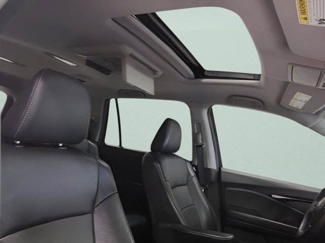 Used 2018 Honda Pilot Touring image 8