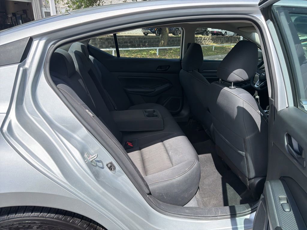 Used 2024 Nissan Altima 2.5 SV image 28