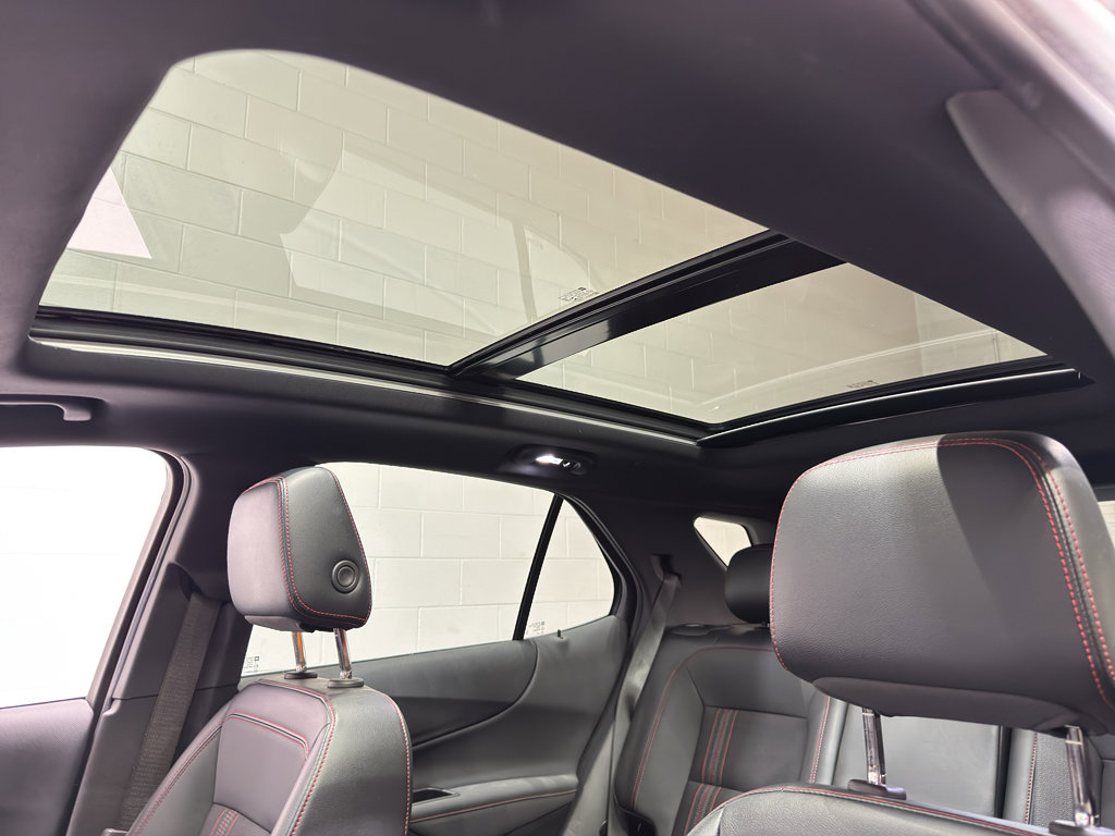 Used 2022 Chevrolet Equinox RS w/ Infotainment Package image 39