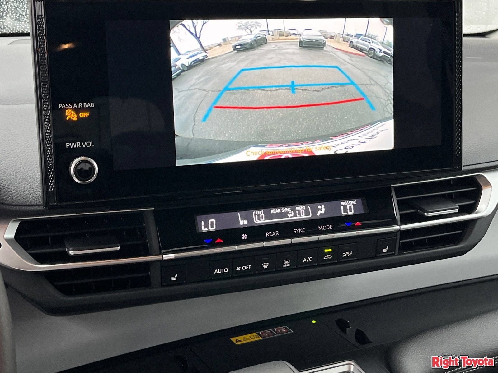 Certified 2026 Toyota Sienna XLE FWD image 29