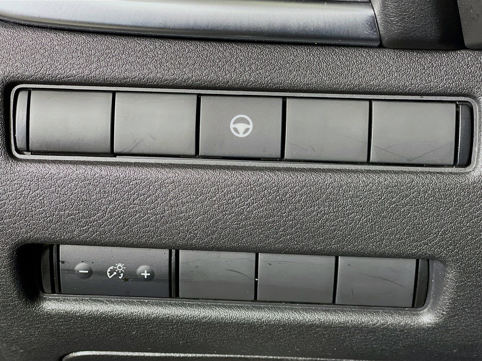 Used 2023 Nissan Rogue SV image 17