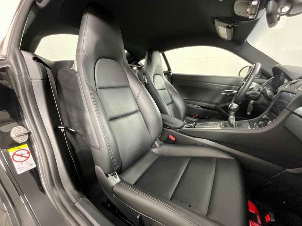 Used 2024 Porsche 718 Cayman image 16