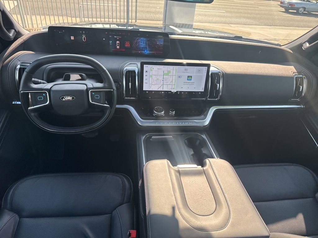 Used 2025 Ford Expedition Platinum w/ Stealth Performance Package AWD/4WD image 17