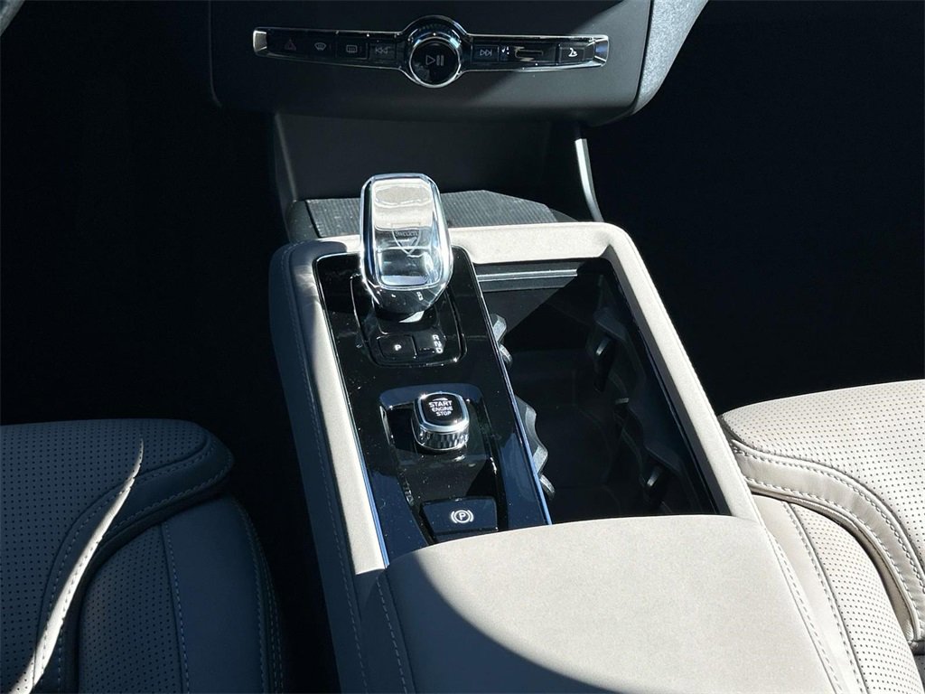 New 2026 Volvo XC90 B6 Ultra image 17