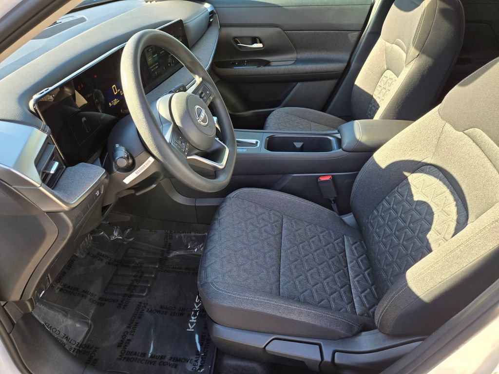 Certified 2025 Nissan Kicks SV FWD image 10