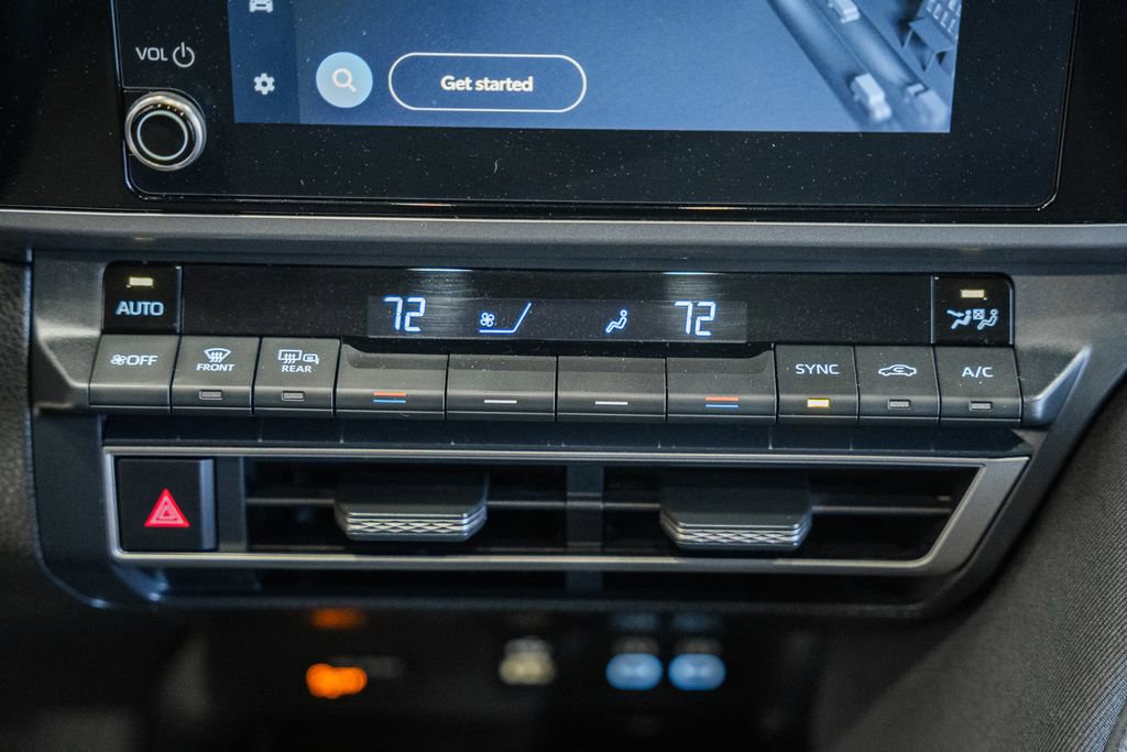 Used 2025 Toyota Camry LE image 20