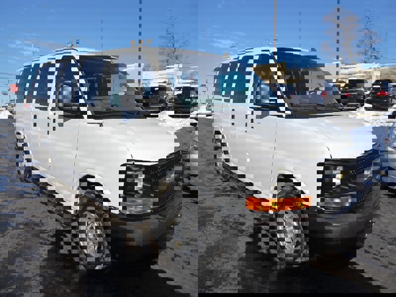 Used 2017 Chevrolet Express 2500 LS image 1