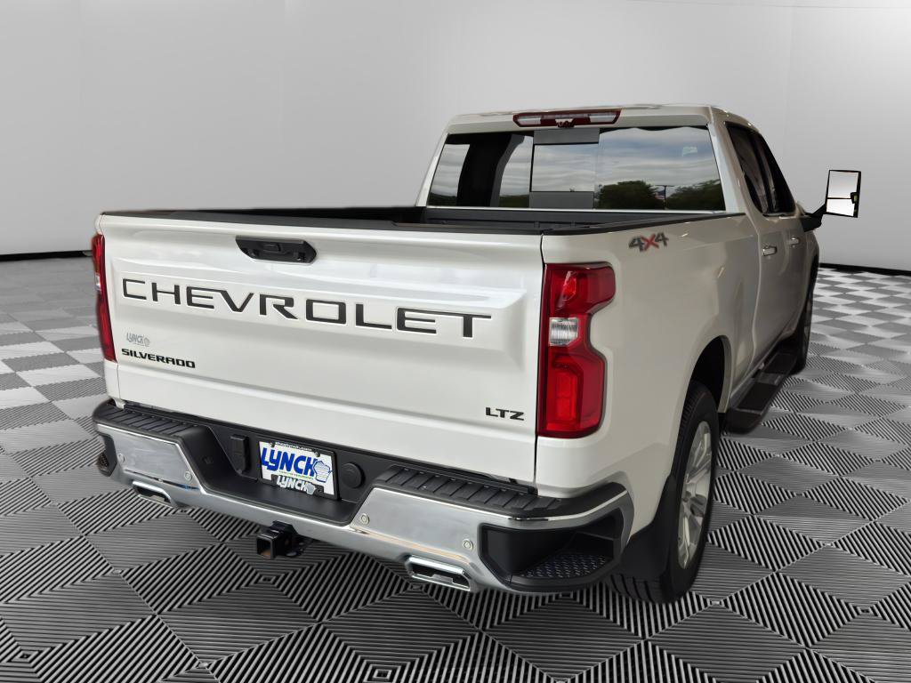 Used 2025 Chevrolet Silverado 1500 LTZ AWD/4WD image 5