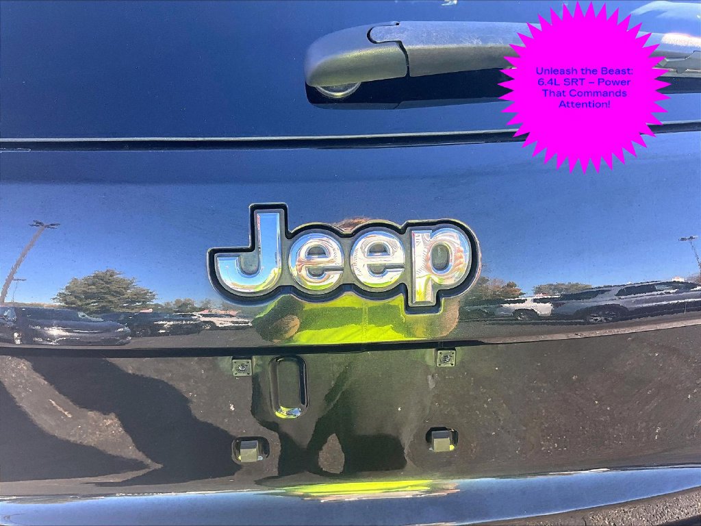 Used 2014 Jeep Grand Cherokee SRT8 w/ Luxury Group II AWD/4WD image 8