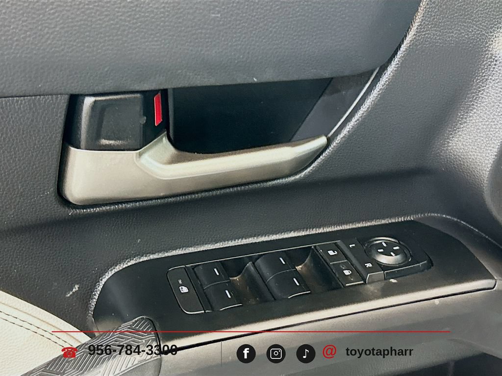 Used 2025 Toyota Tacoma Limited AWD/4WD image 16