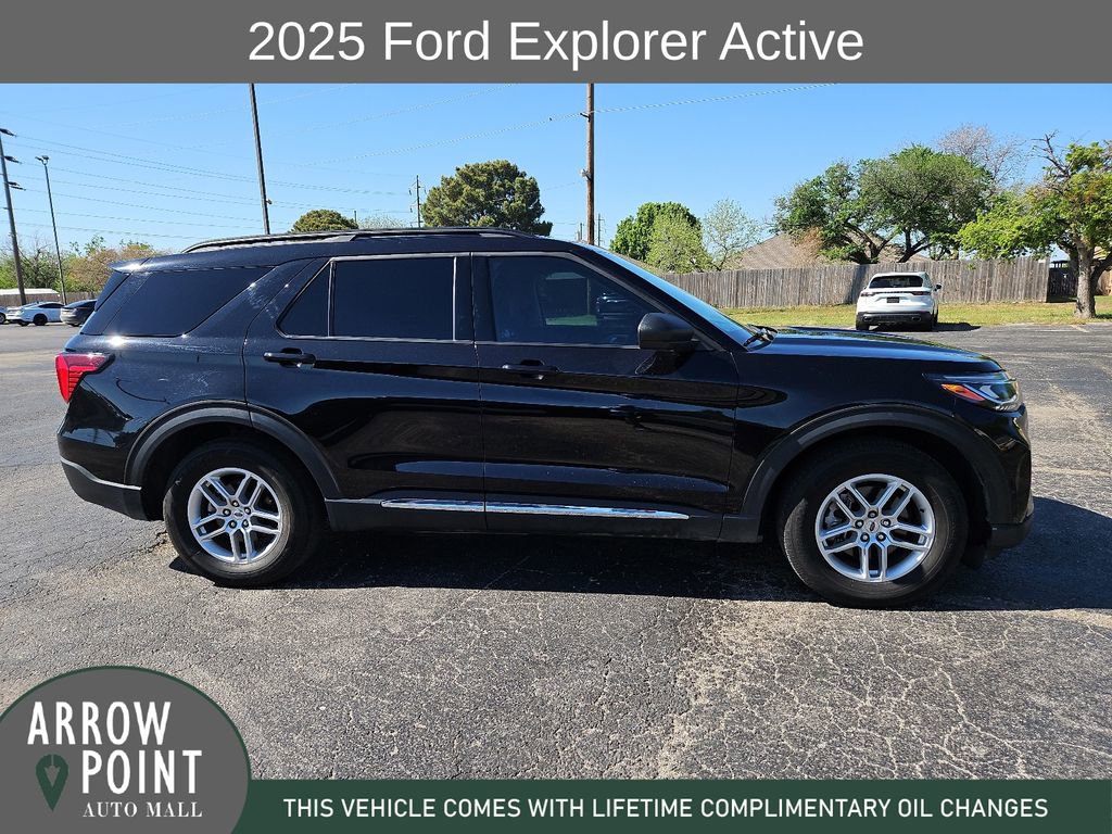 Used 2025 Ford Explorer Active w/ Active Comfort Package RWD image 13