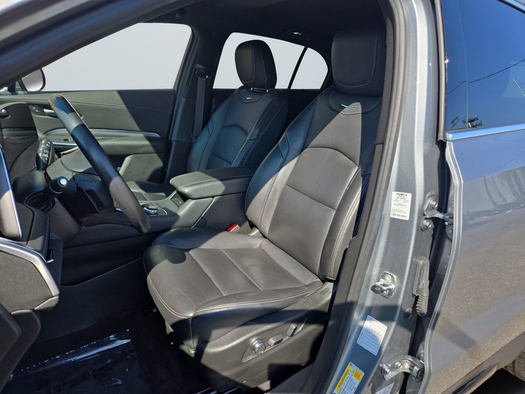 Used 2024 Cadillac XT4 Premium Luxury image 9