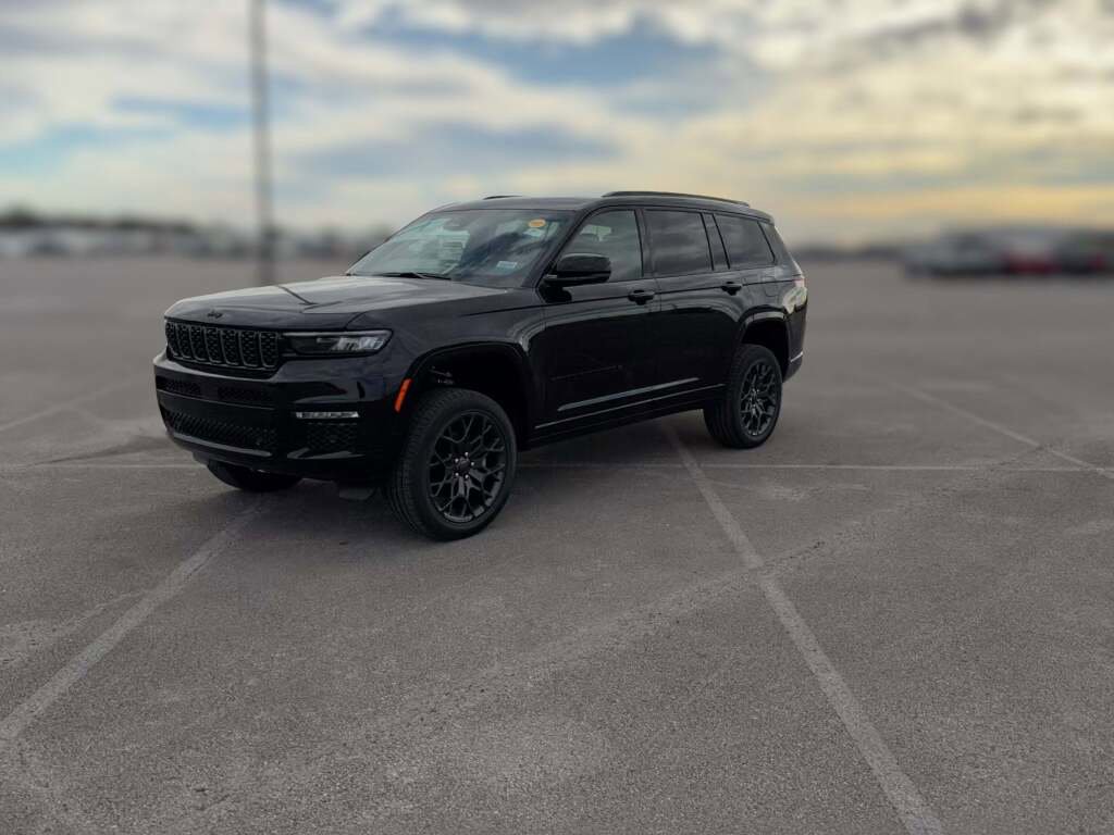 New 2025 Jeep Grand Cherokee L Summit image 4