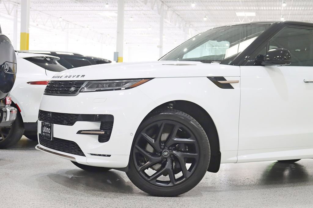 Used 2025 Land Rover Range Rover Sport Dynamic SE AWD/4WD image 3