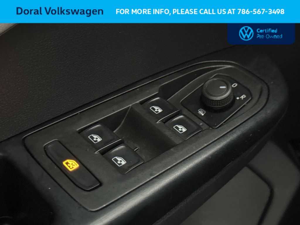 Used 2024 Volkswagen Taos SE FWD image 17