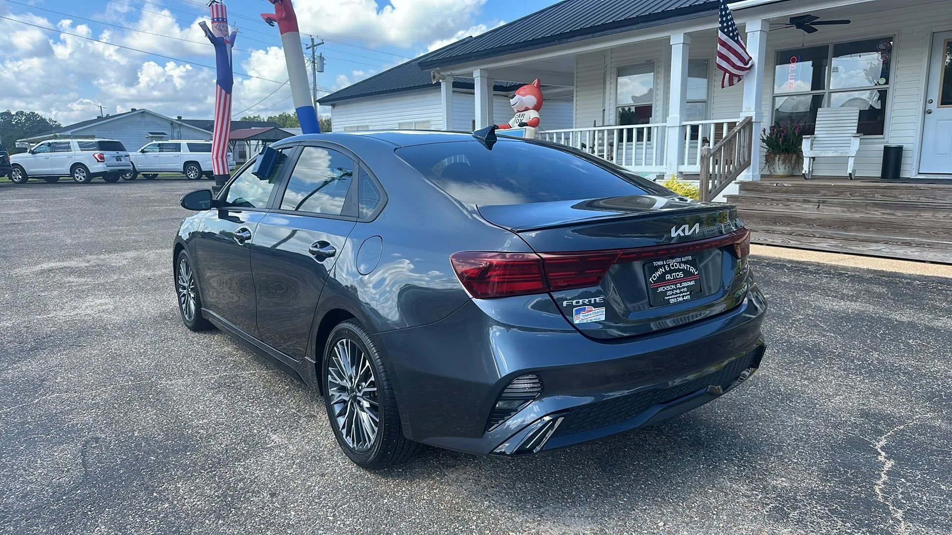 Used 2023 Kia Forte GT-Line w/ GT-Line Premium Package FWD image 7