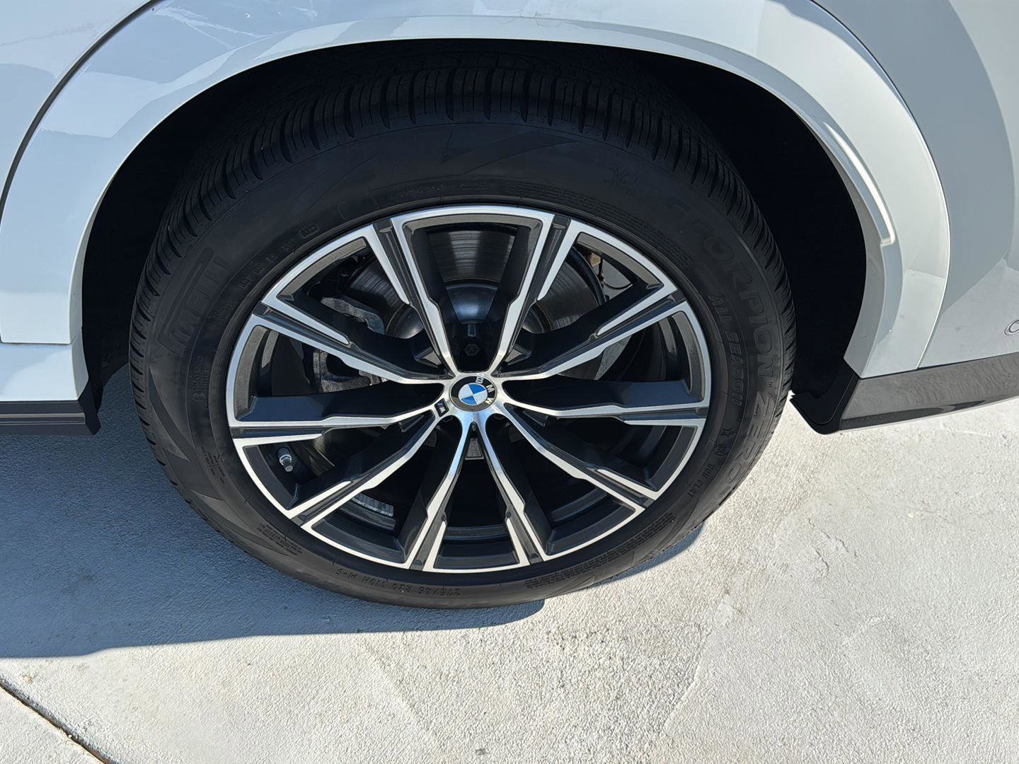 Certified 2024 BMW X6 xDrive40i w/ Premium Package image 32