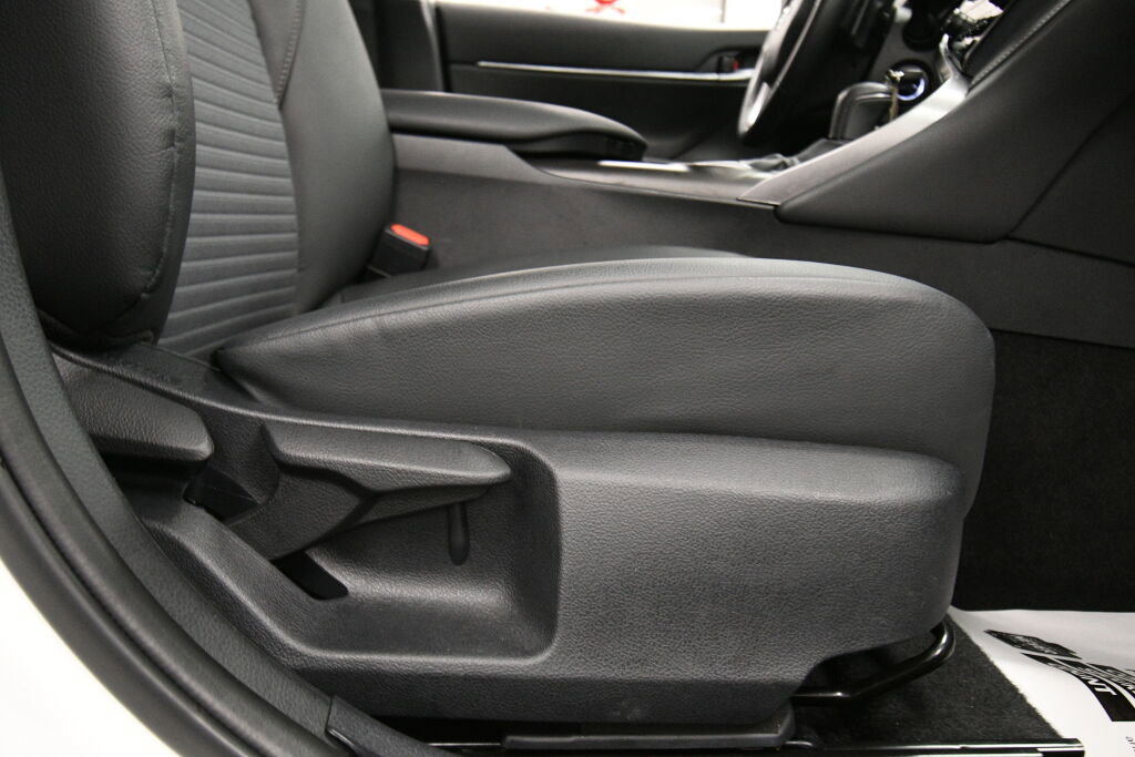 Certified 2024 Toyota Camry SE image 25
