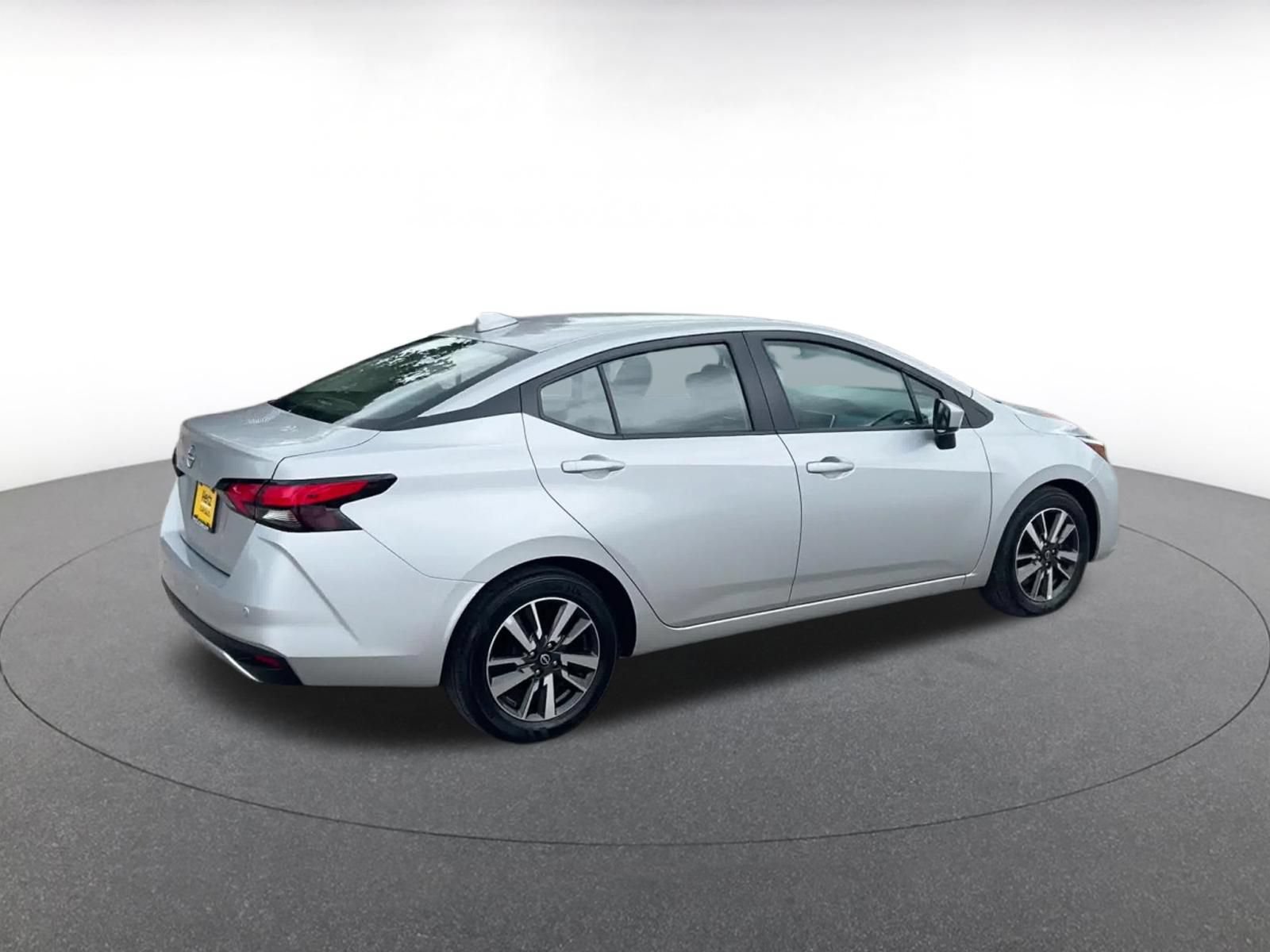 Used 2025 Nissan Versa SV FWD image 15
